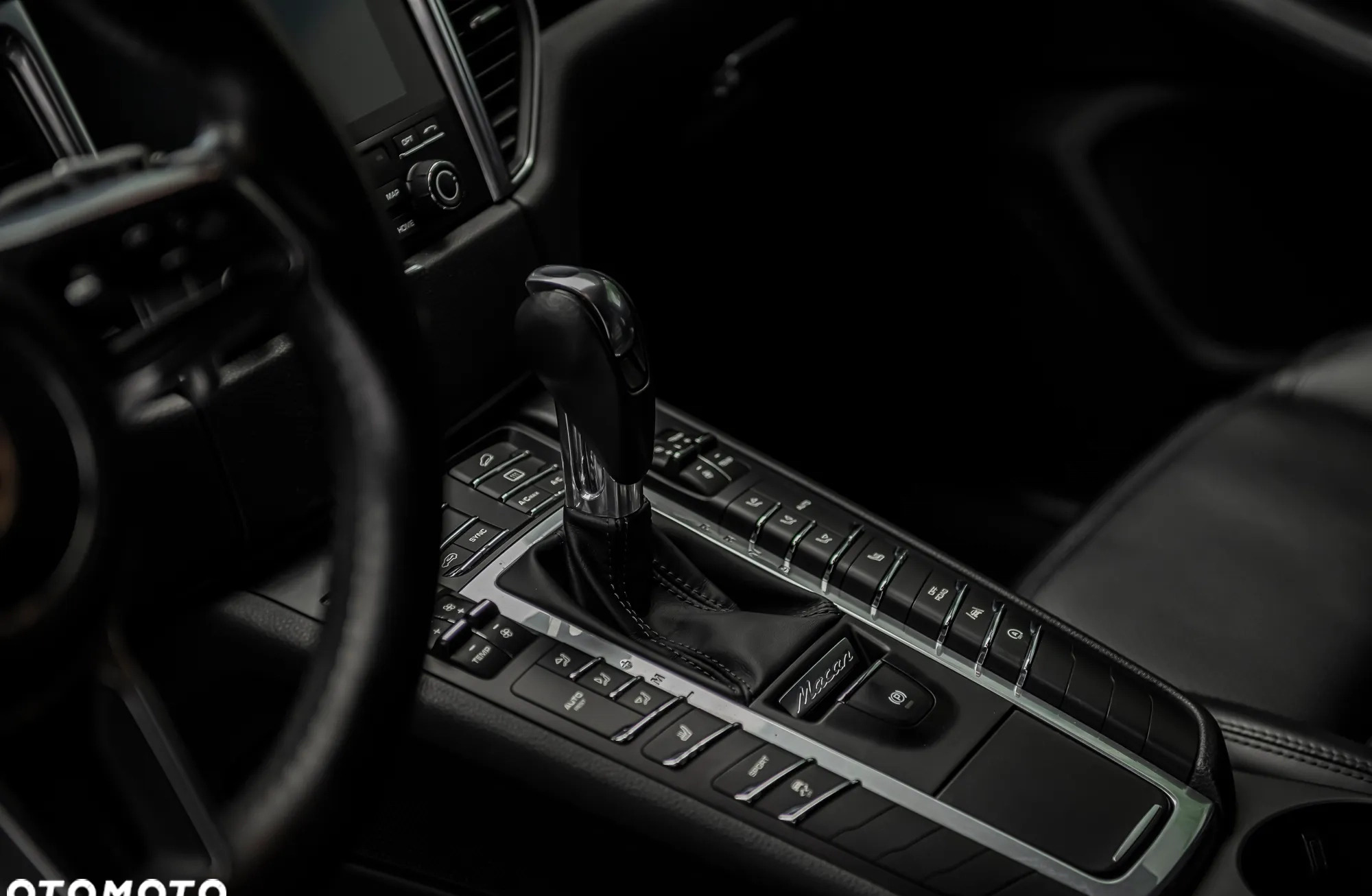 Porsche Macan cena 199000 przebieg: 74200, rok produkcji 2017 z Śrem małe 326